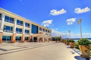 Kivrak Butik Ayvalı